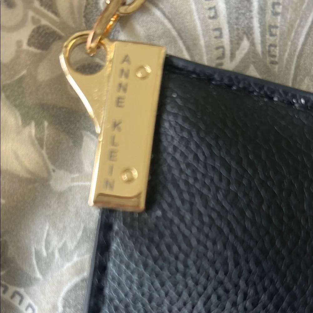 Anne Klein Black and Gold Shoulder Bag - Picture 2 of 4